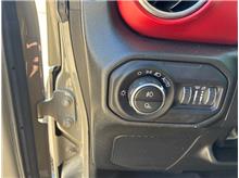 Vehicle Thumb #32