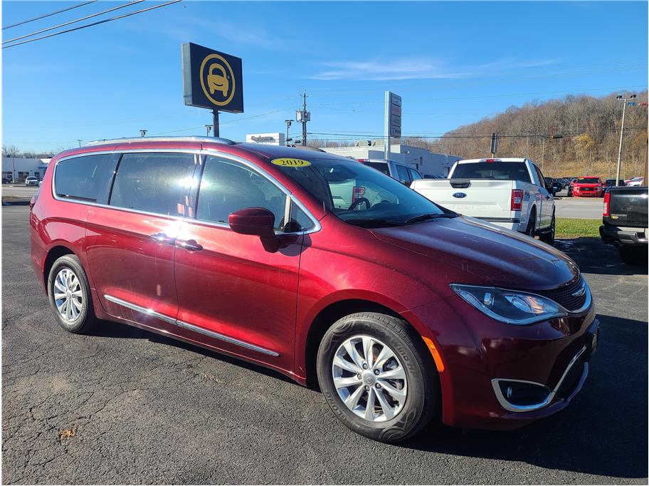 2019 Chrysler Pacifica from CARite of Yorkville
