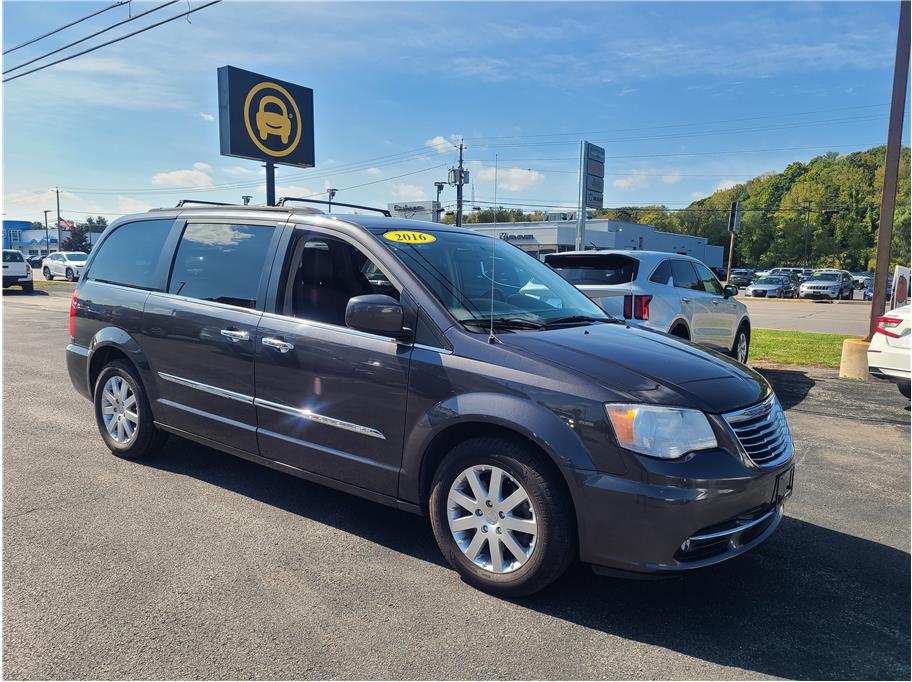 2016 Chrysler Town & Country from CARite of Yorkville