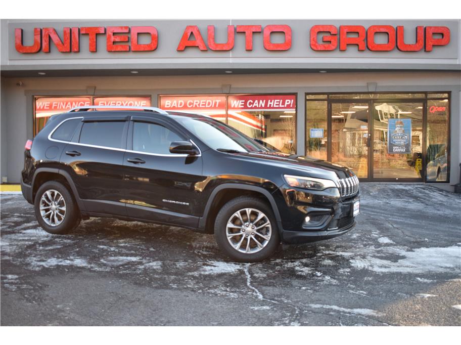 2019 Jeep Cherokee from United Auto Group