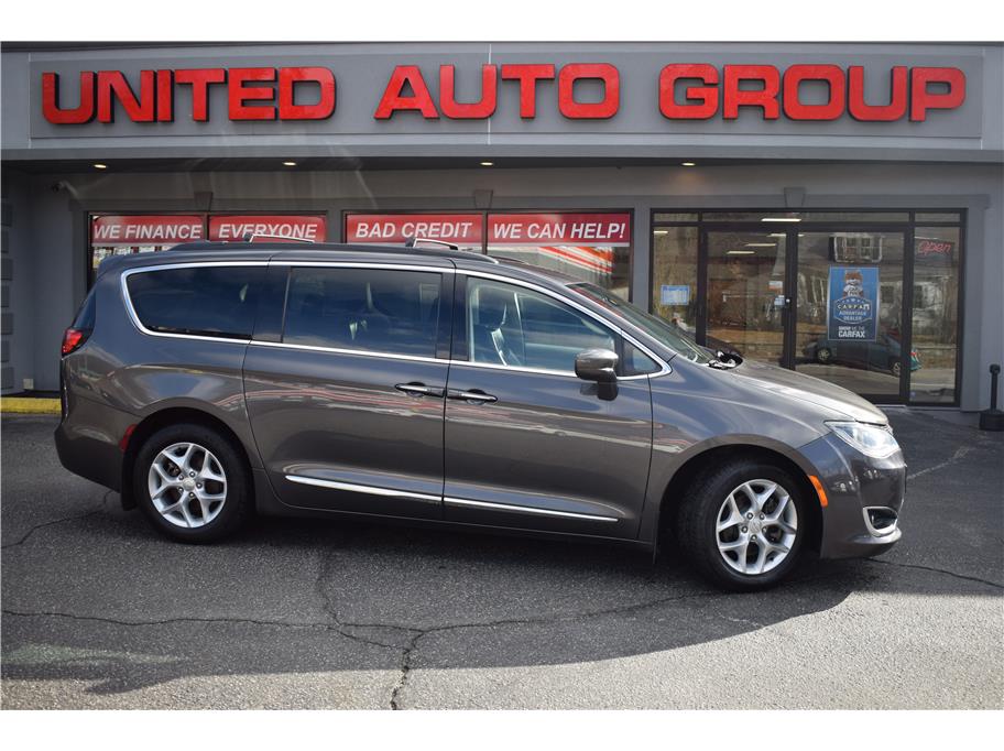 2017 Chrysler Pacifica from United Auto Group