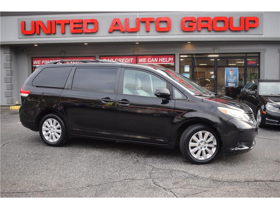 2011 Toyota Sienna LE