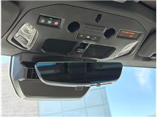 Vehicle Thumb #24