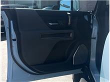 Vehicle Thumb #9