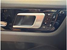 Vehicle Thumb #29