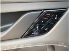 Vehicle Thumb #32