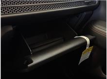 Vehicle Thumb #18