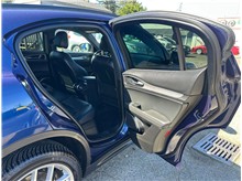 Vehicle Thumb #32