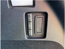 Vehicle Thumb #28