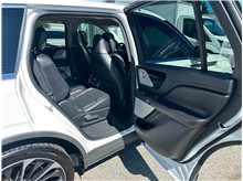 Vehicle Thumb #38