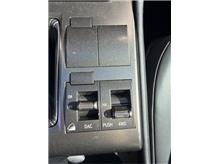 Vehicle Thumb #27