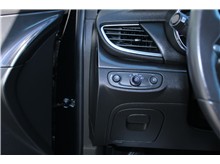 Vehicle Thumb #15