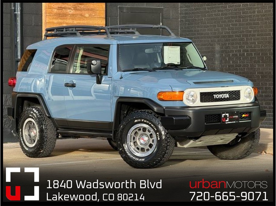 2014 Toyota FJ Cruiser Base's photo