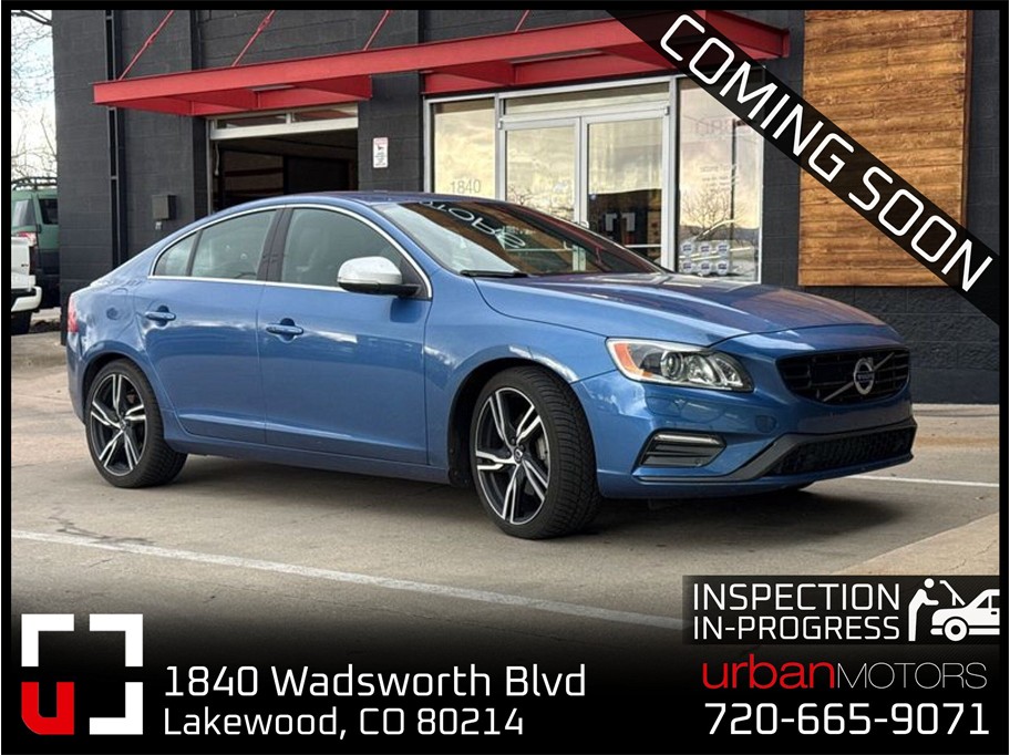 2017 Volvo S60 T6 AWD R-Design Platinum's photo