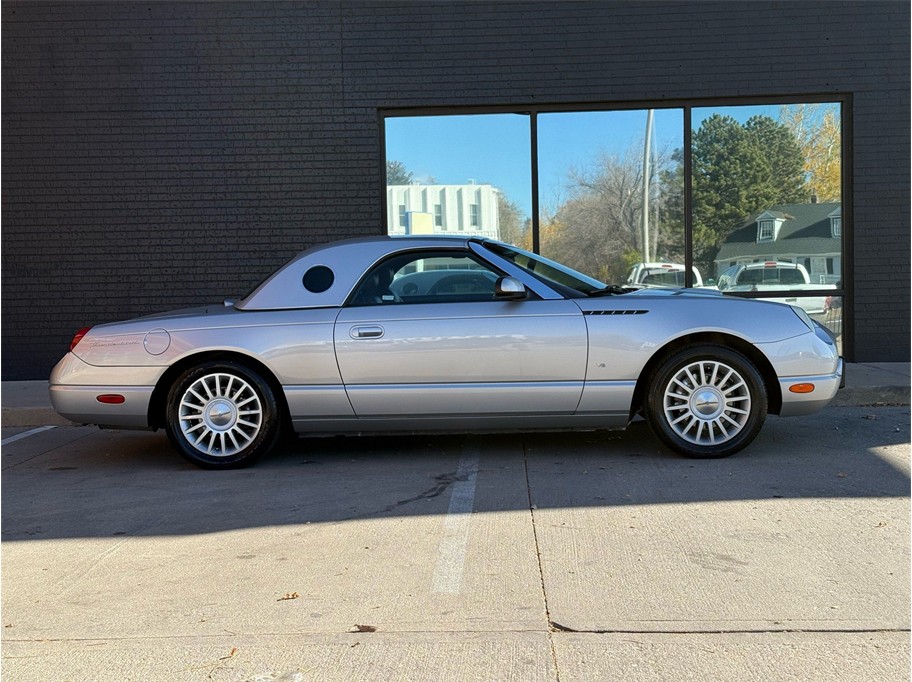 2004 Ford Thunderbird Deluxe - Photo 11