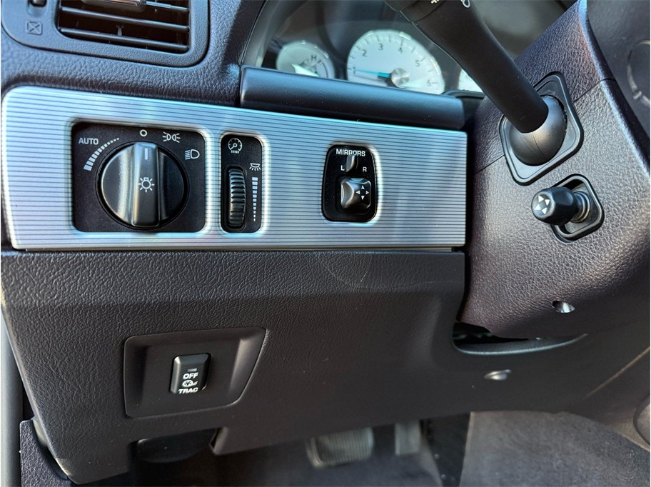2004 Ford Thunderbird Deluxe - Photo 24