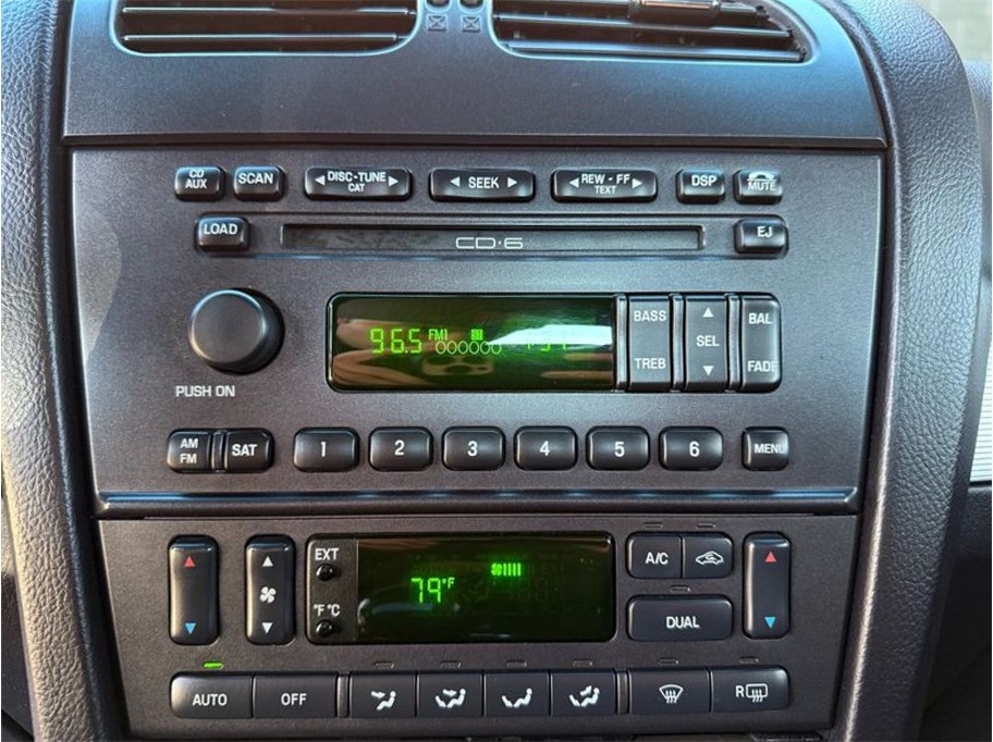 2004 Ford Thunderbird Deluxe - Photo 31