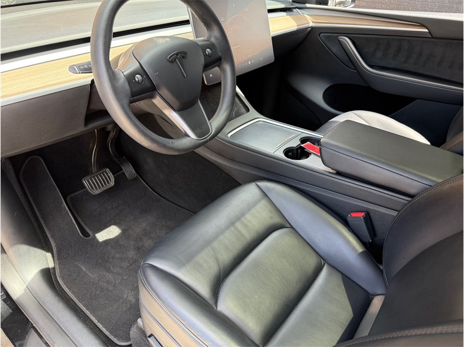 2023 Tesla Model Y Long Range - Photo 20