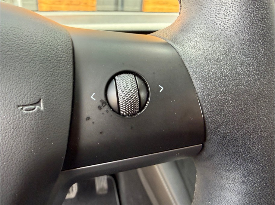 2023 Tesla Model Y Long Range - Photo 28