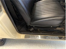 Vehicle Thumb #137