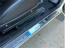 Vehicle Thumb #33