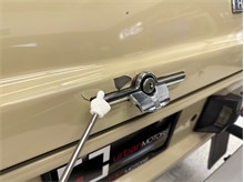 Vehicle Thumb #94