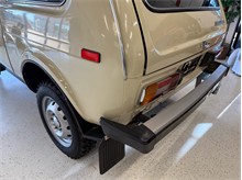 Vehicle Thumb #96