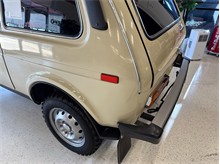 Vehicle Thumb #97
