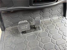 Vehicle Thumb #29