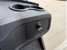 Vehicle Thumb #38