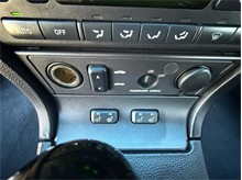 Vehicle Thumb #32