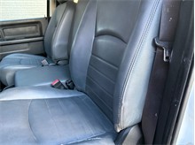 Vehicle Thumb #23