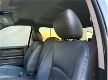Vehicle Thumb #24