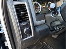 Vehicle Thumb #25