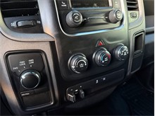 Vehicle Thumb #33