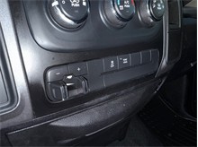 Vehicle Thumb #34