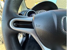 Vehicle Thumb #28