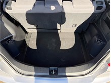 Vehicle Thumb #38