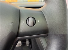 Vehicle Thumb #30
