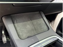 Vehicle Thumb #37