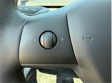 Vehicle Thumb #33