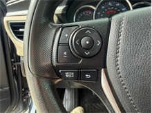 Vehicle Thumb #32