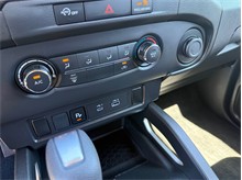 Vehicle Thumb #28