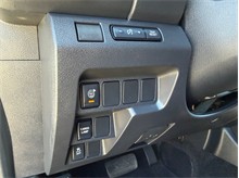 Vehicle Thumb #33