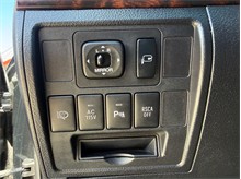 Vehicle Thumb #26