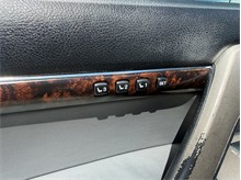 Vehicle Thumb #47
