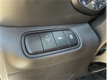 Vehicle Thumb #25