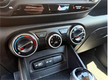 Vehicle Thumb #29