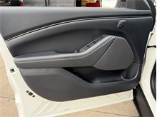Vehicle Thumb #28