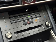 Vehicle Thumb #37